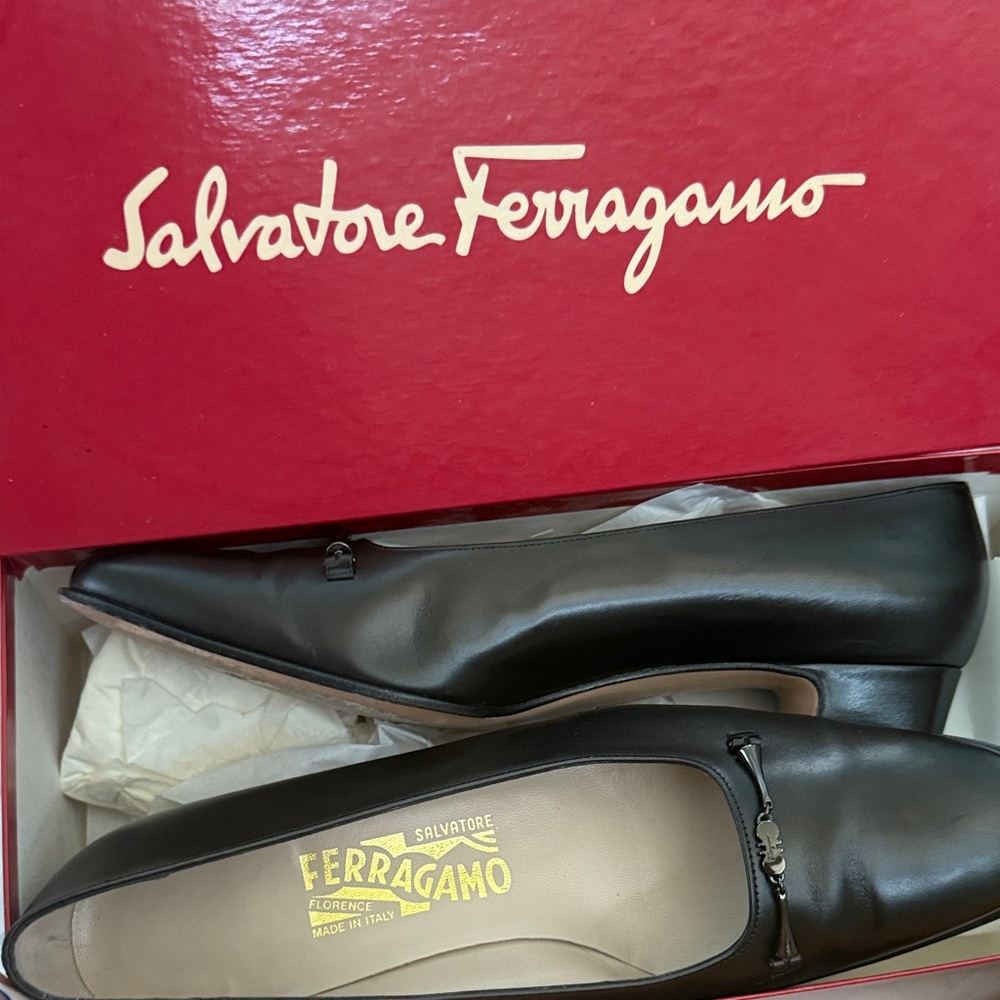Salvatore Ferragamo Women's Black Leather Loafers